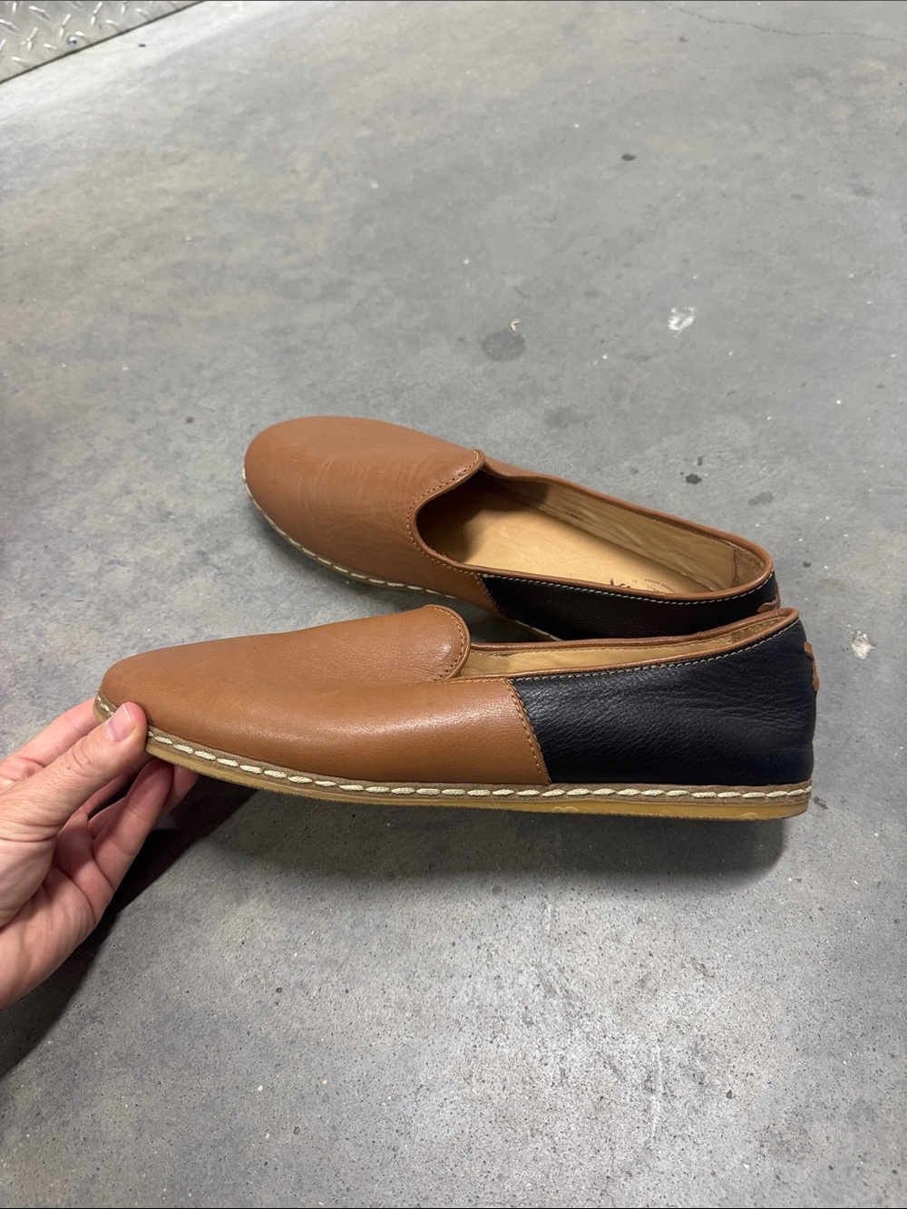 Women’s Charix Camel Black Slip on Flats- W 12, M 10.5
